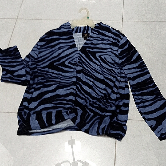JM Collection Sz XL Rayon/Spandex Animal Print Top. ๐๐ค - Picture 9 of 12
